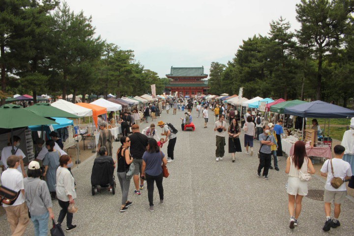 平安楽市（岡崎公園手づくり市）