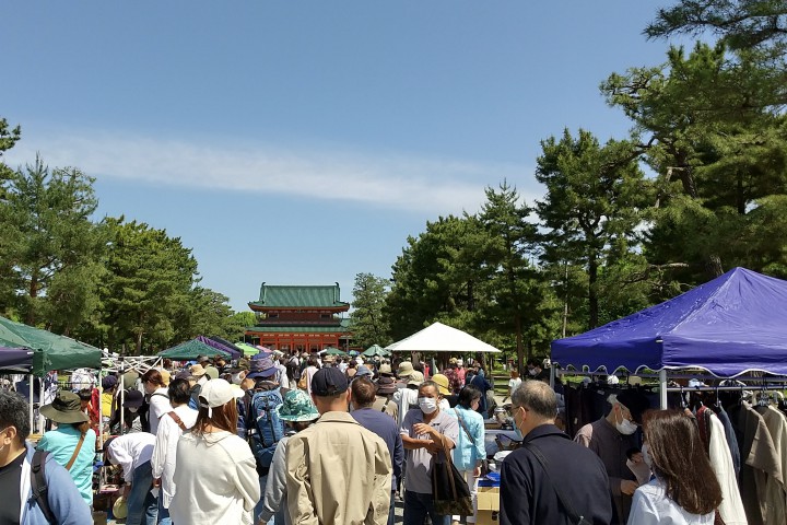岡崎フリーマーケット（岡崎公園）