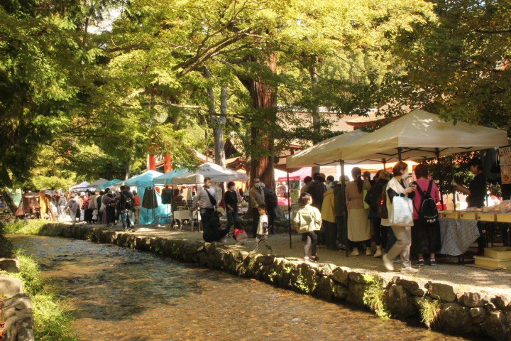 가미가 시게테 만들기시～초록과 시내의 수제시～